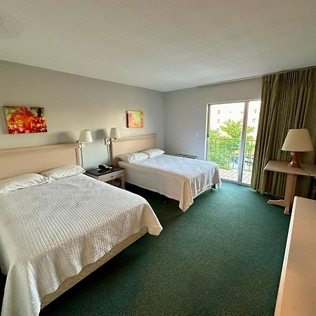 Hotel Chateaubleau Коръл Гейбълс Екстериор снимка